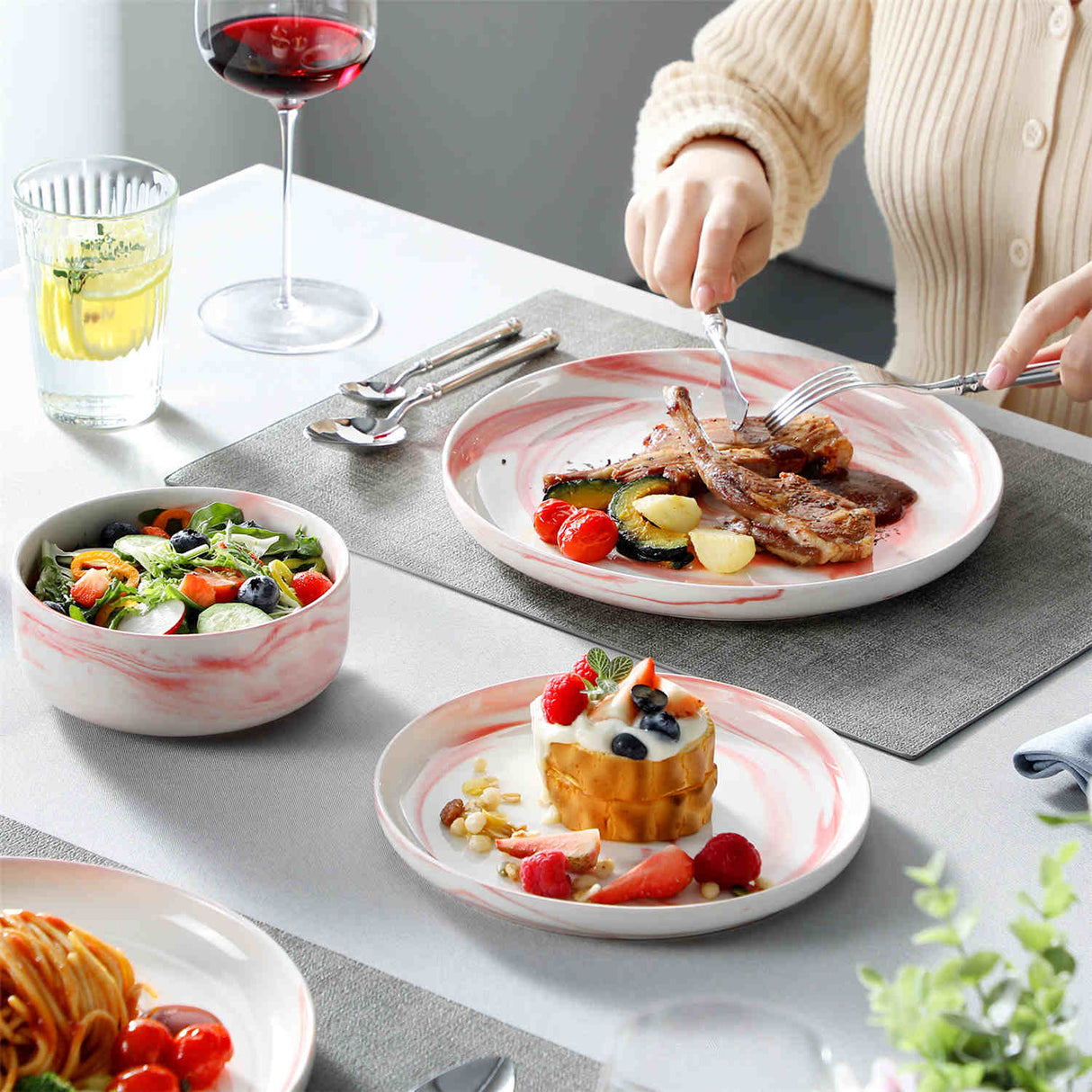 Luna Marble Pink 18 Piece Dinnerware Set