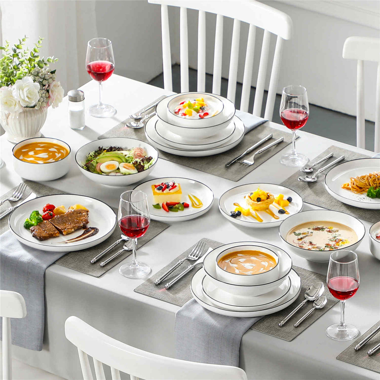 Luna 24 Piece Dinnerware Set