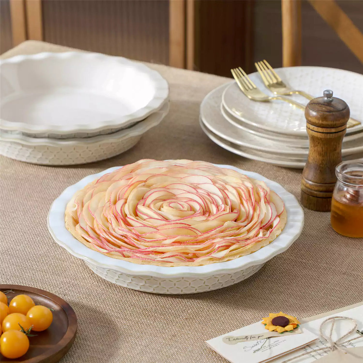 Lydia Fluted Pie Pan Stoneware Baking Dish