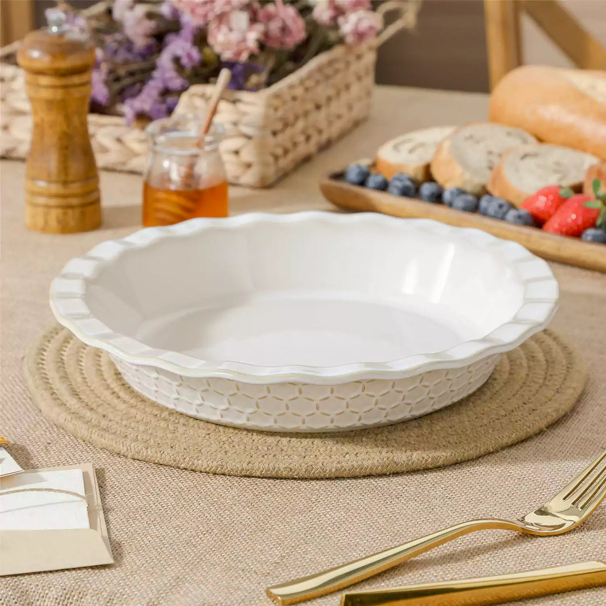 Lydia Fluted Pie Pan Stoneware Baking Dish