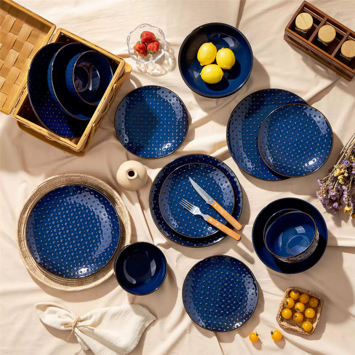 Lydia 16 Piece Starry Blue Dinnerware Set