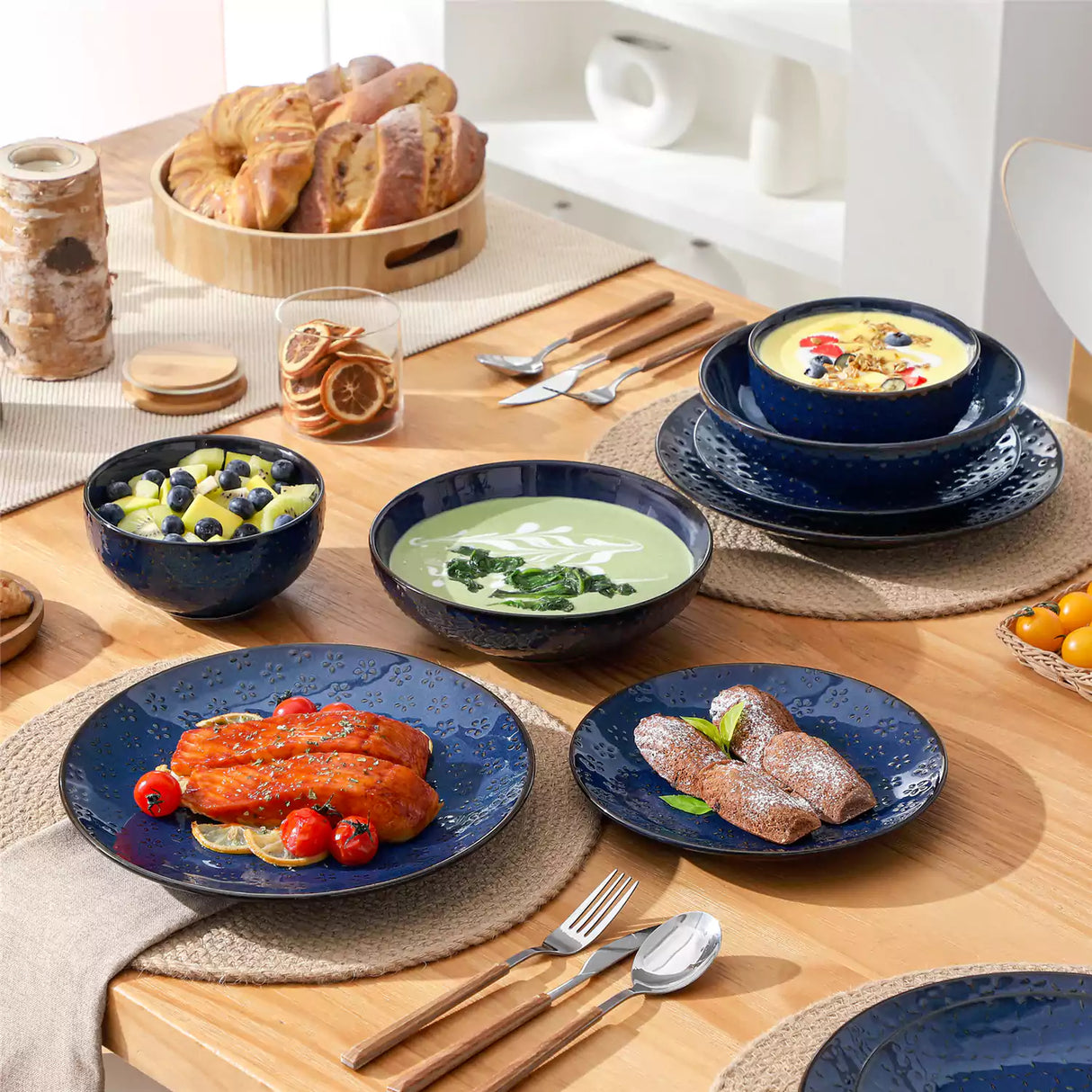 Lydia 16 Piece Starry Blue Dinnerware Set