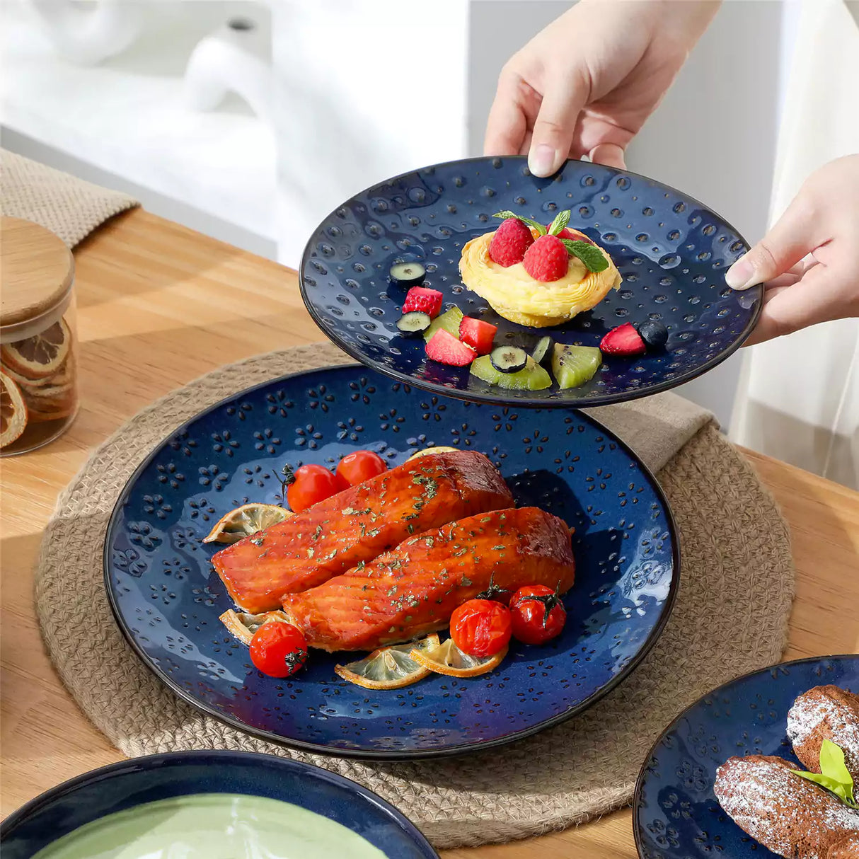 Lydia 16 Piece Starry Blue Dinnerware Set