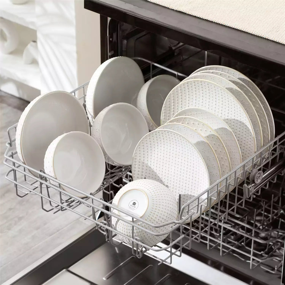 Lydia 16 Piece Antique White Dinnerware Set