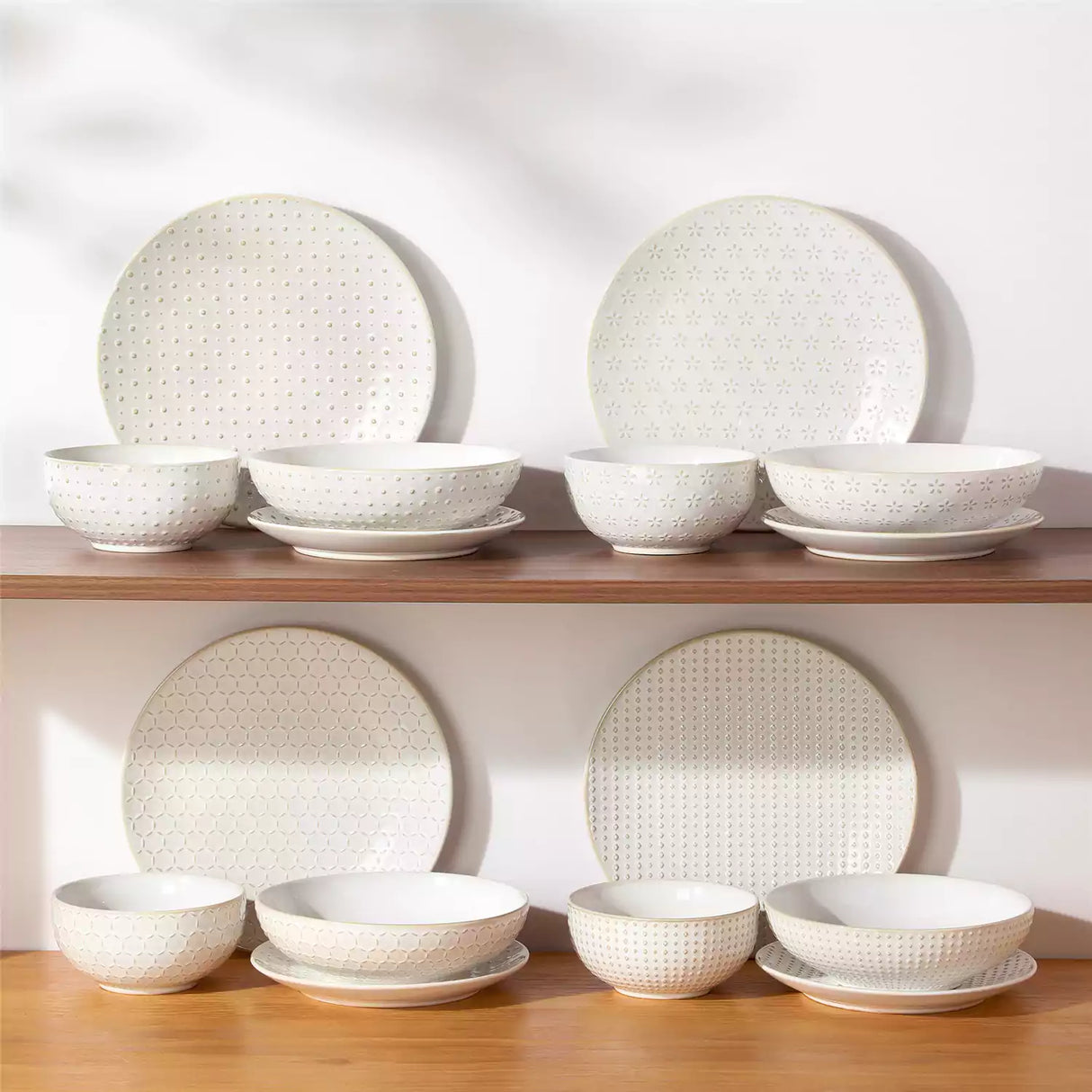 Lydia 16 Piece Antique White Dinnerware Set