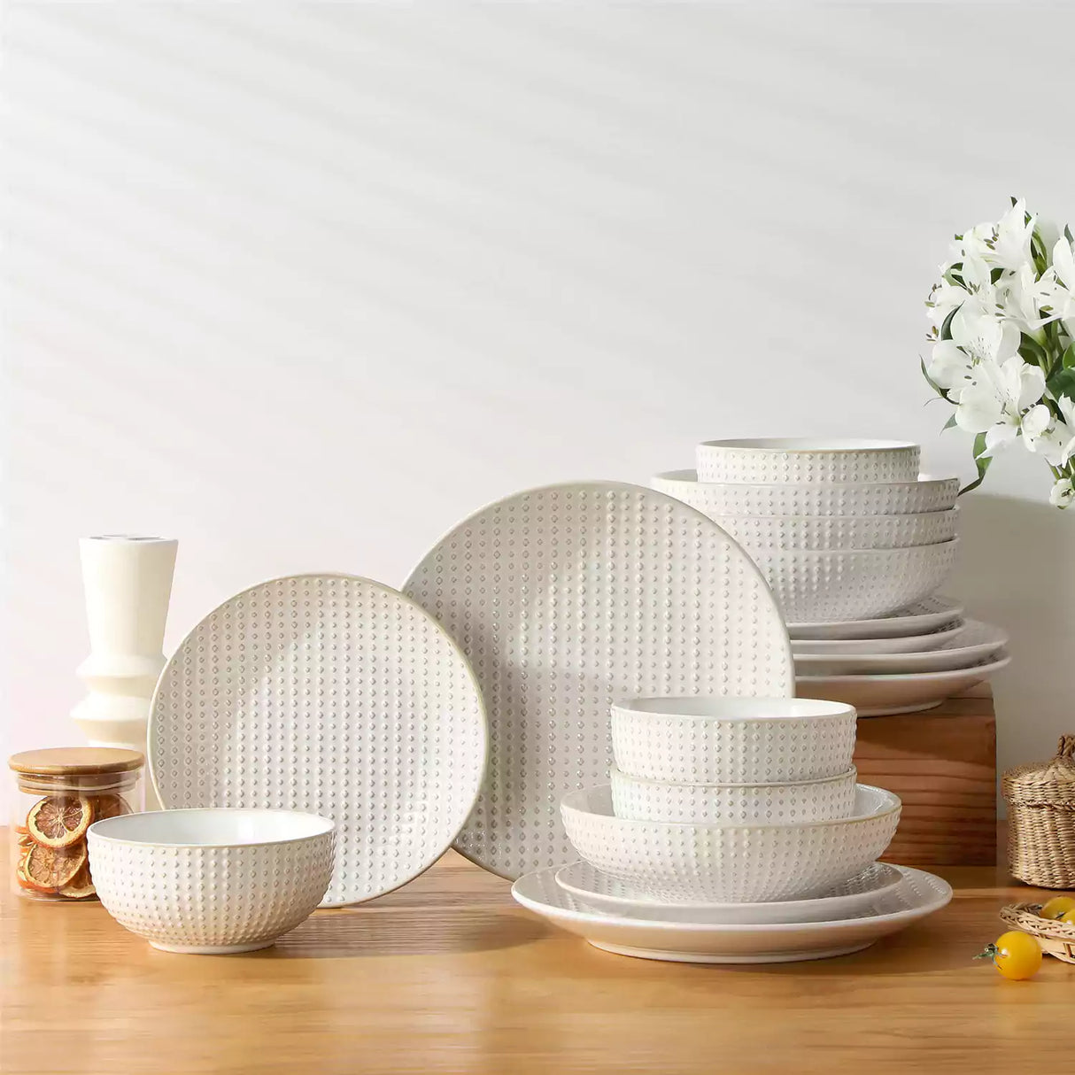 Lydia 16 Piece Antique White Dinnerware Set