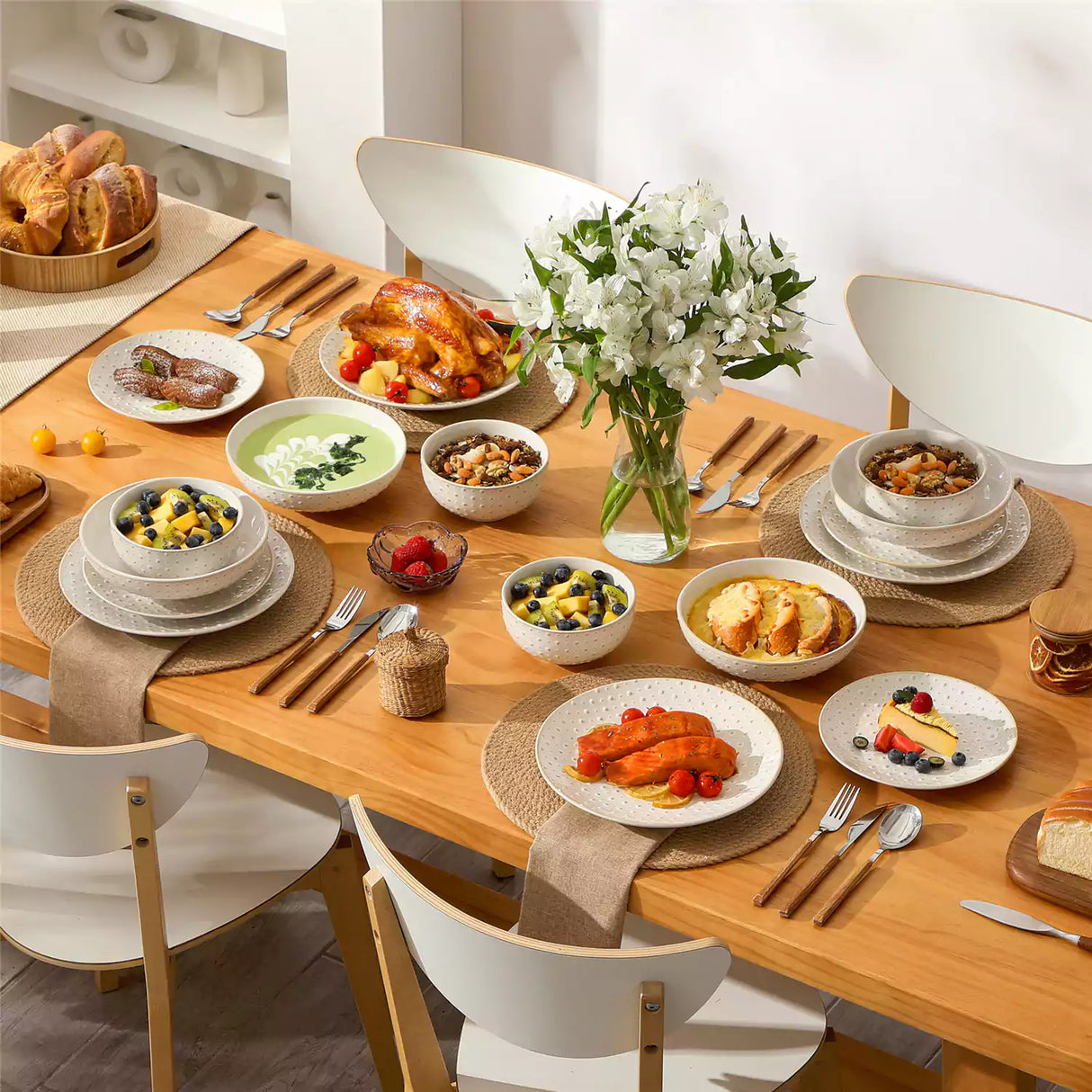 Lydia 16 Piece Antique White Dinnerware Set