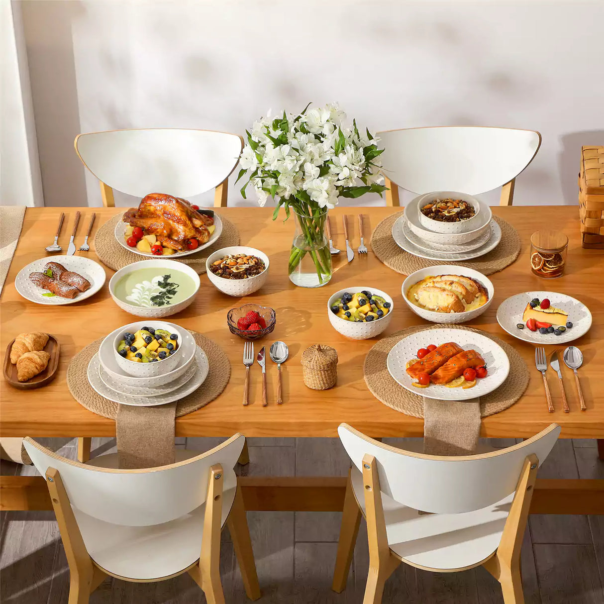 Lydia 16 Piece Antique White Dinnerware Set