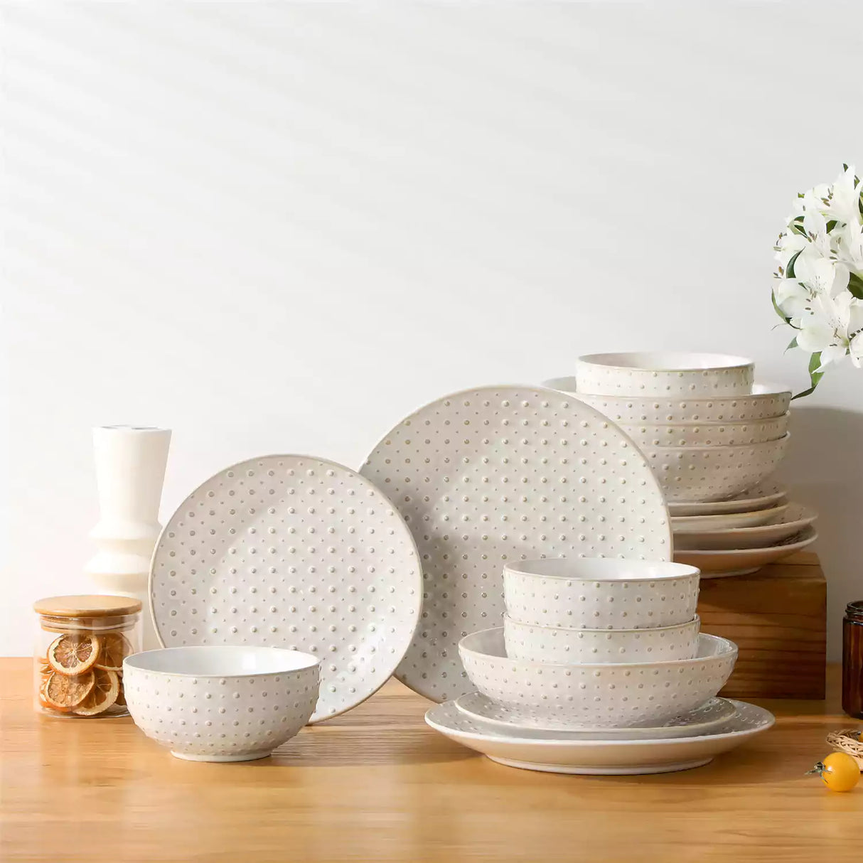 Lydia 16 Piece Antique White Dinnerware Set