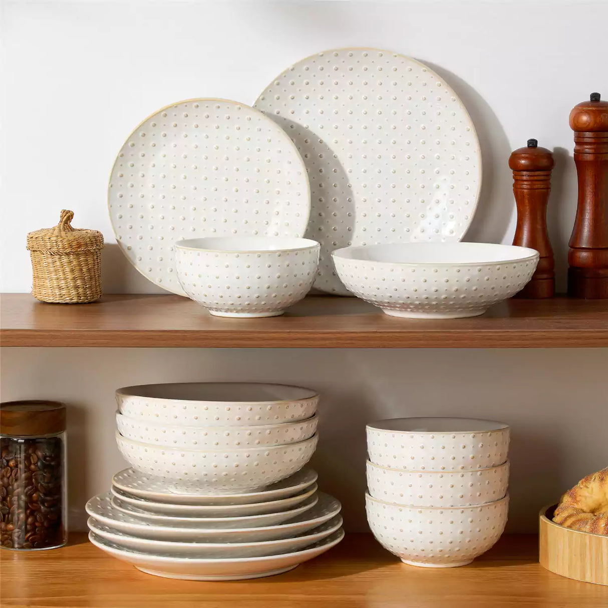 Lydia 16 Piece Antique White Dinnerware Set