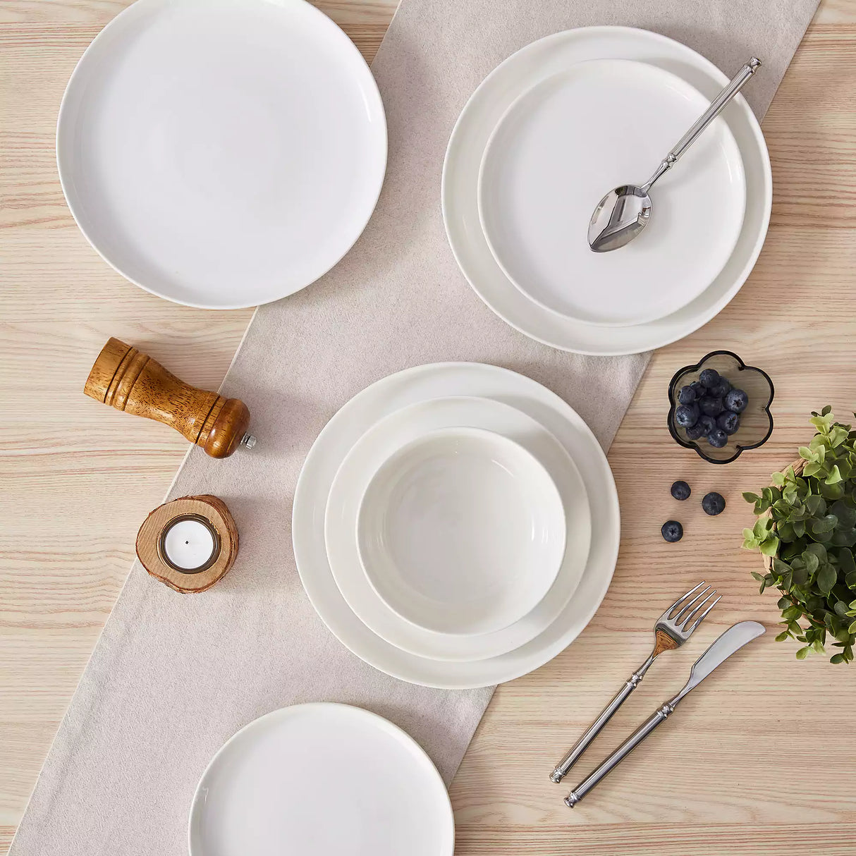 Mina 18 Piece Dinnerware Set
