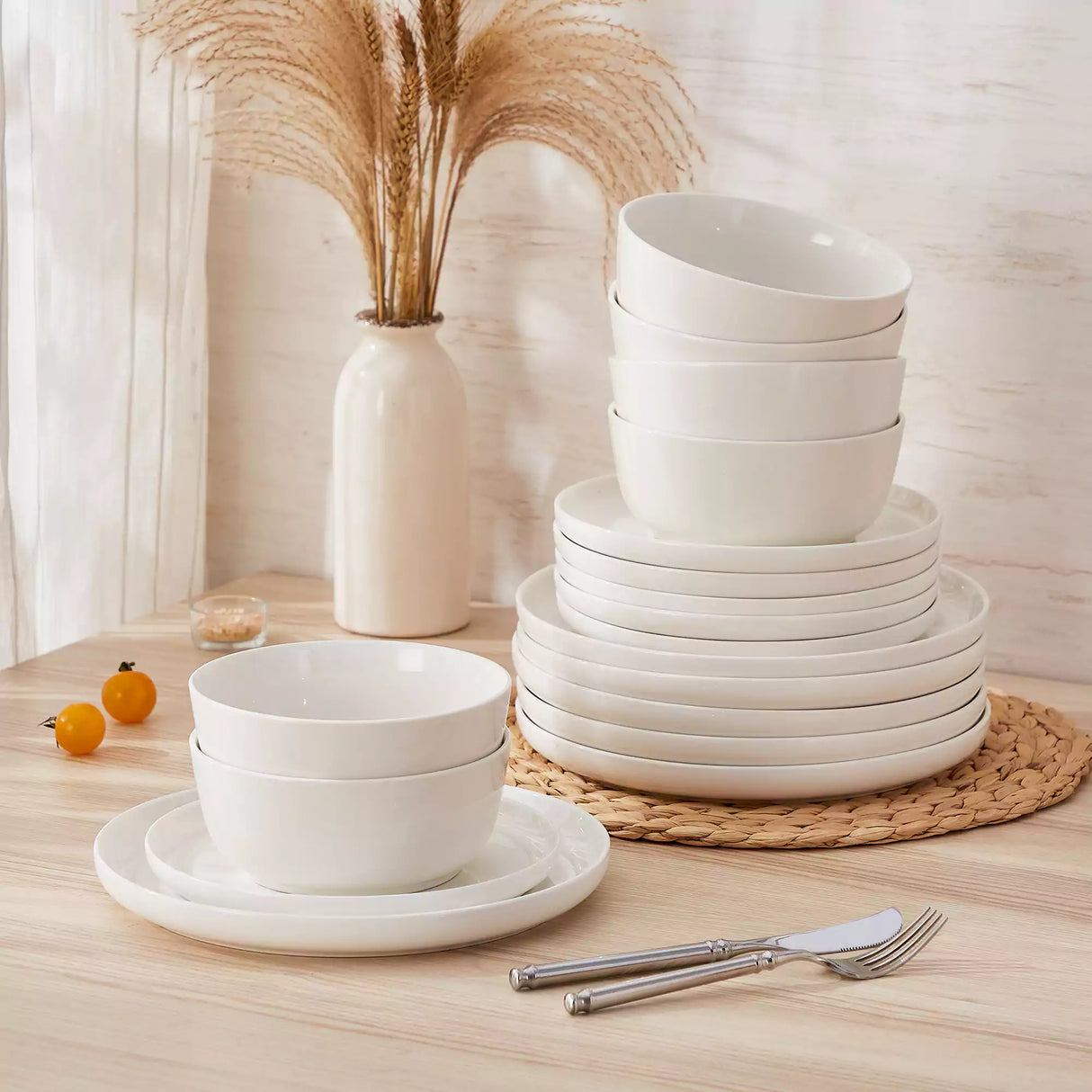 Mina 18 Piece Dinnerware Set