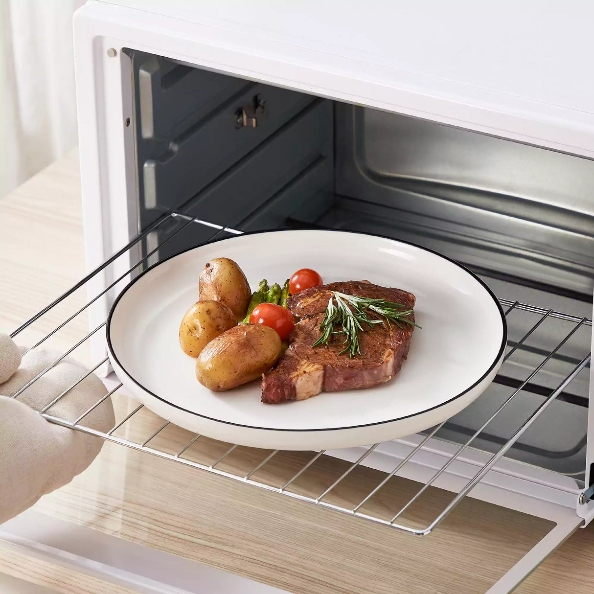 Mina 18 Piece Dinnerware Set