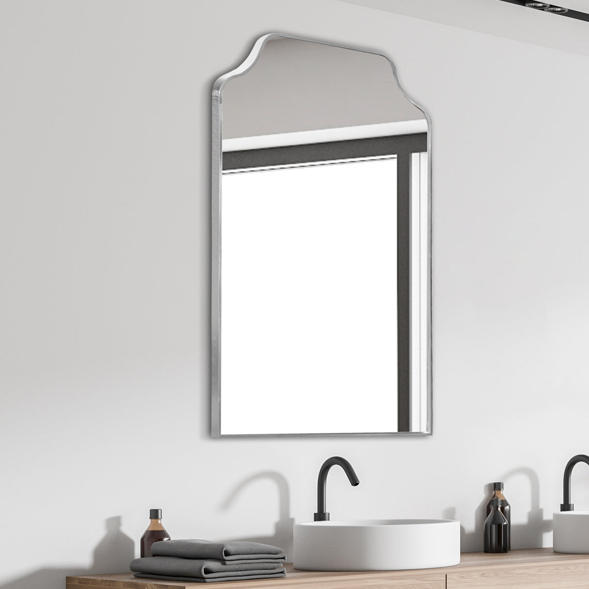 Lindie Medium Scalloped-Top Metal Framed Wall Mounted Mirror