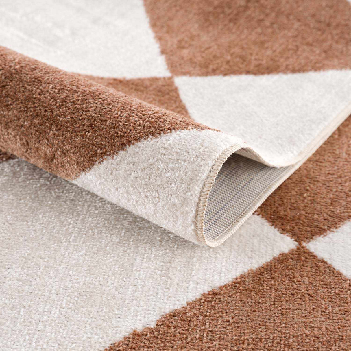 Ulric Chestnut Diamond Washable Area Rug