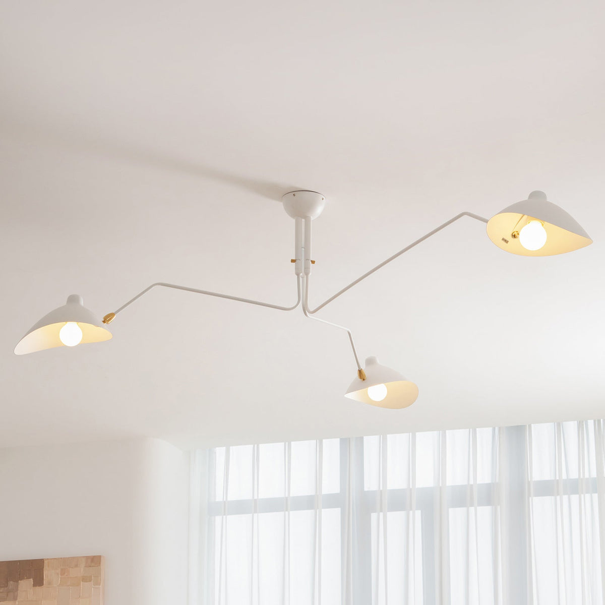 Arachnia | Suspended 3-Arm Ceiling Light with Rotating Reflectors, Black or White Finish