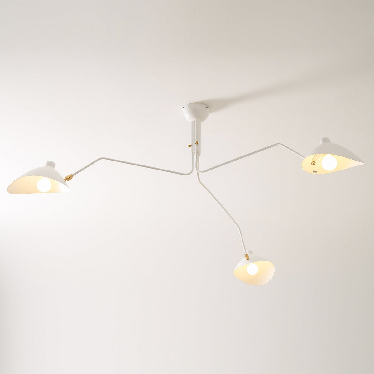 Arachnia | Suspended 3-Arm Ceiling Light with Rotating Reflectors, Black or White Finish