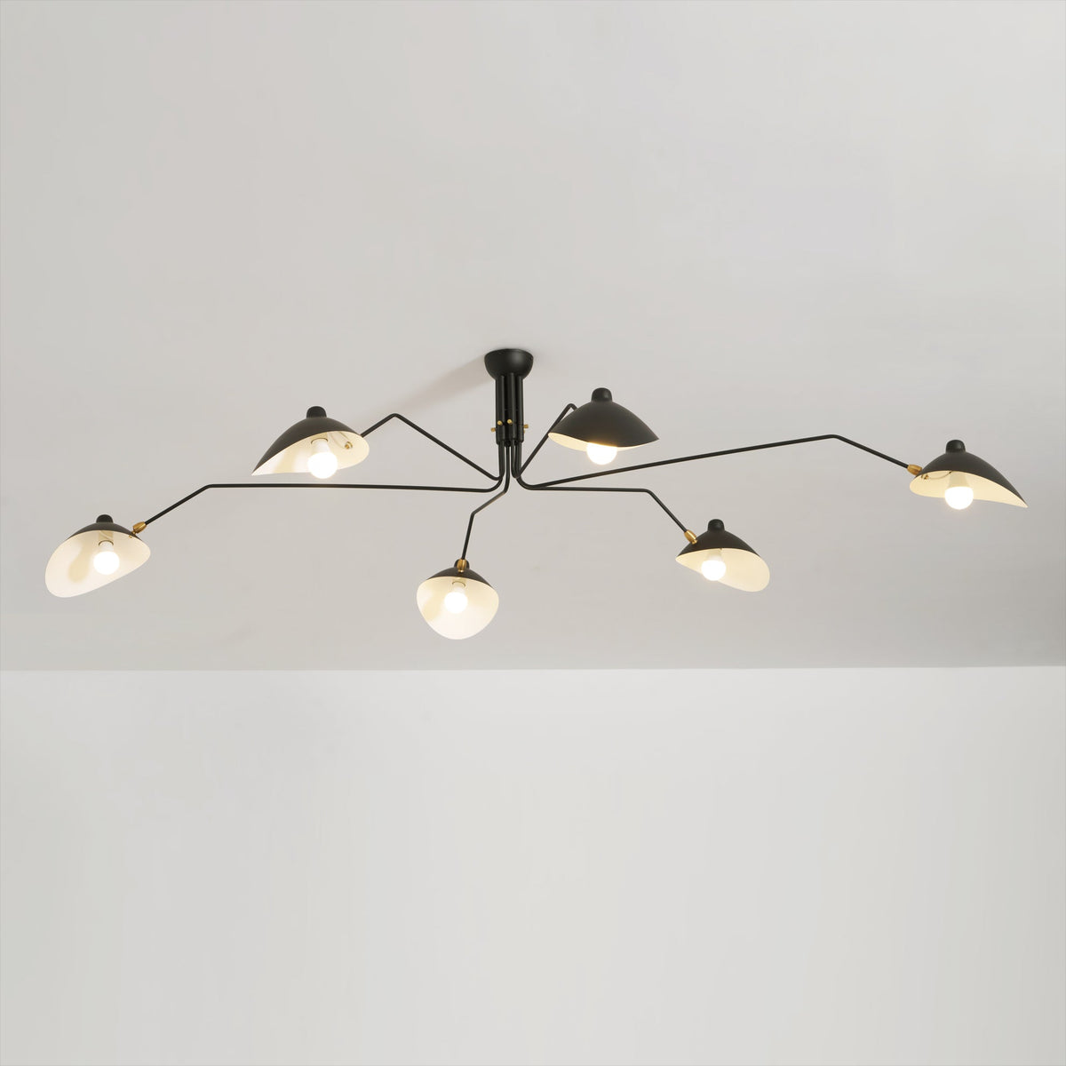 Arachnia | Suspended 3-Arm Ceiling Light with Rotating Reflectors, Black or White Finish