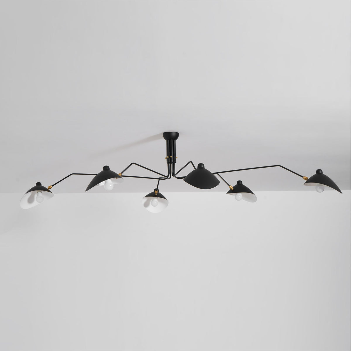 Arachnia | Suspended 3-Arm Ceiling Light with Rotating Reflectors, Black or White Finish