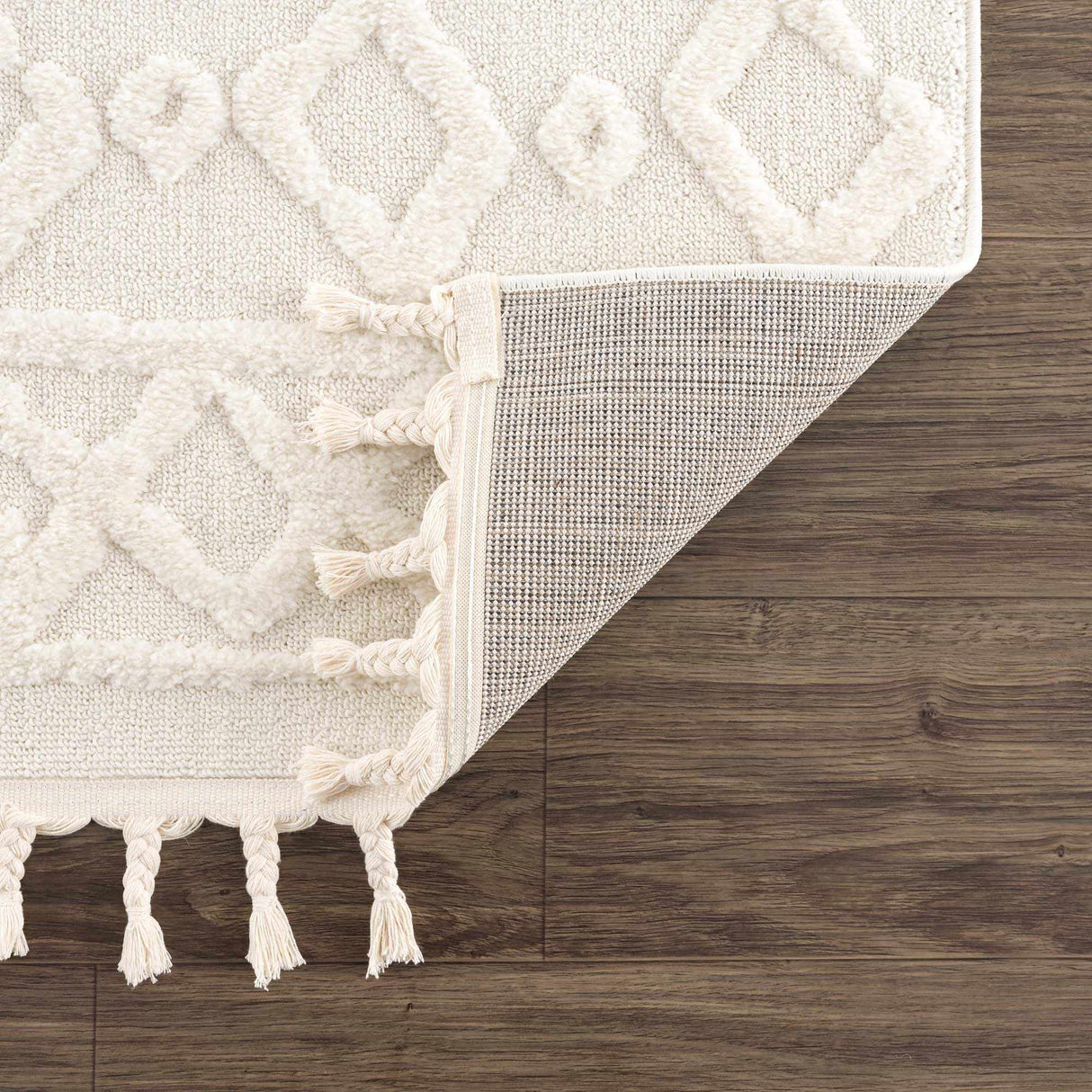 Gyundyukoru Area Rug