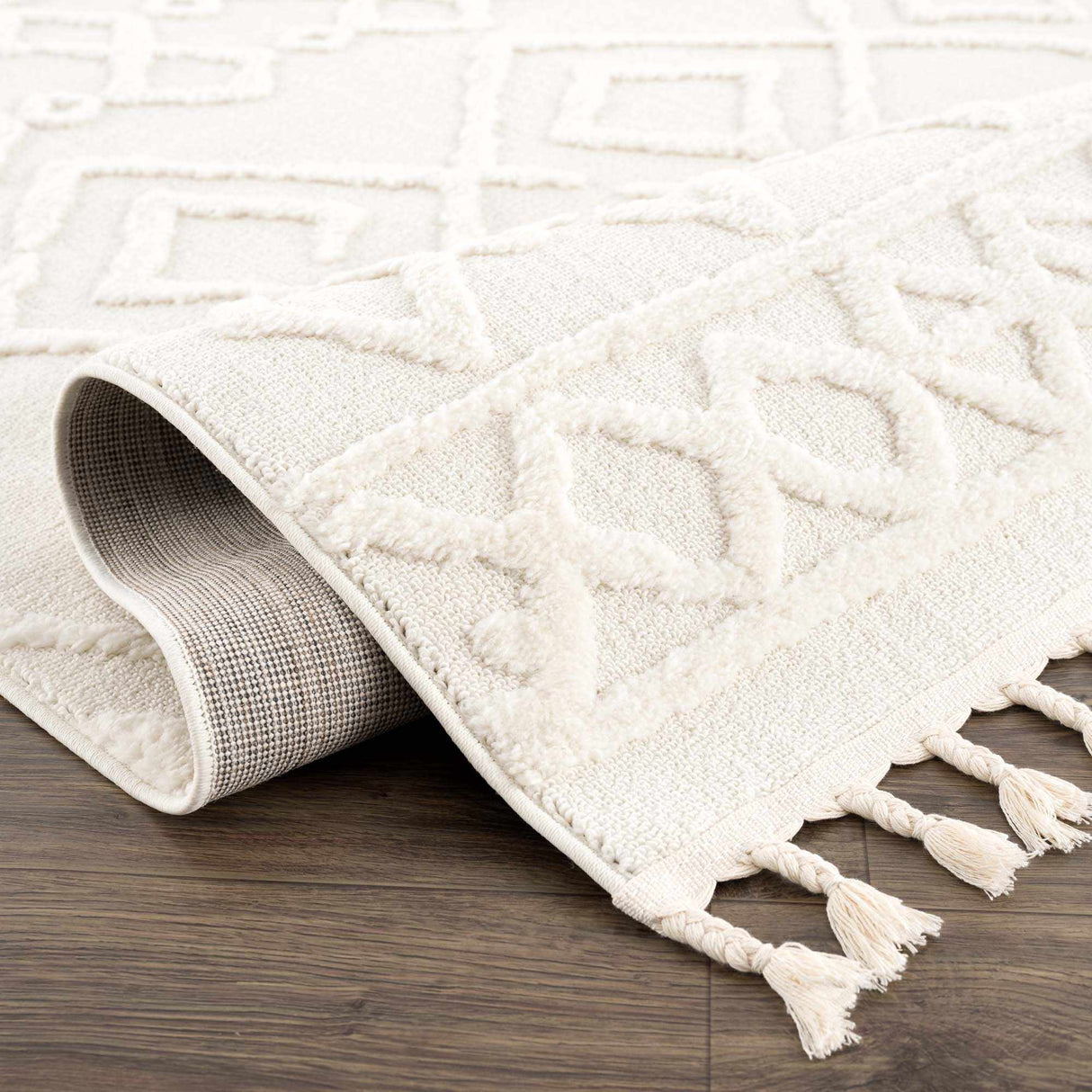 Gyundyukoru Area Rug