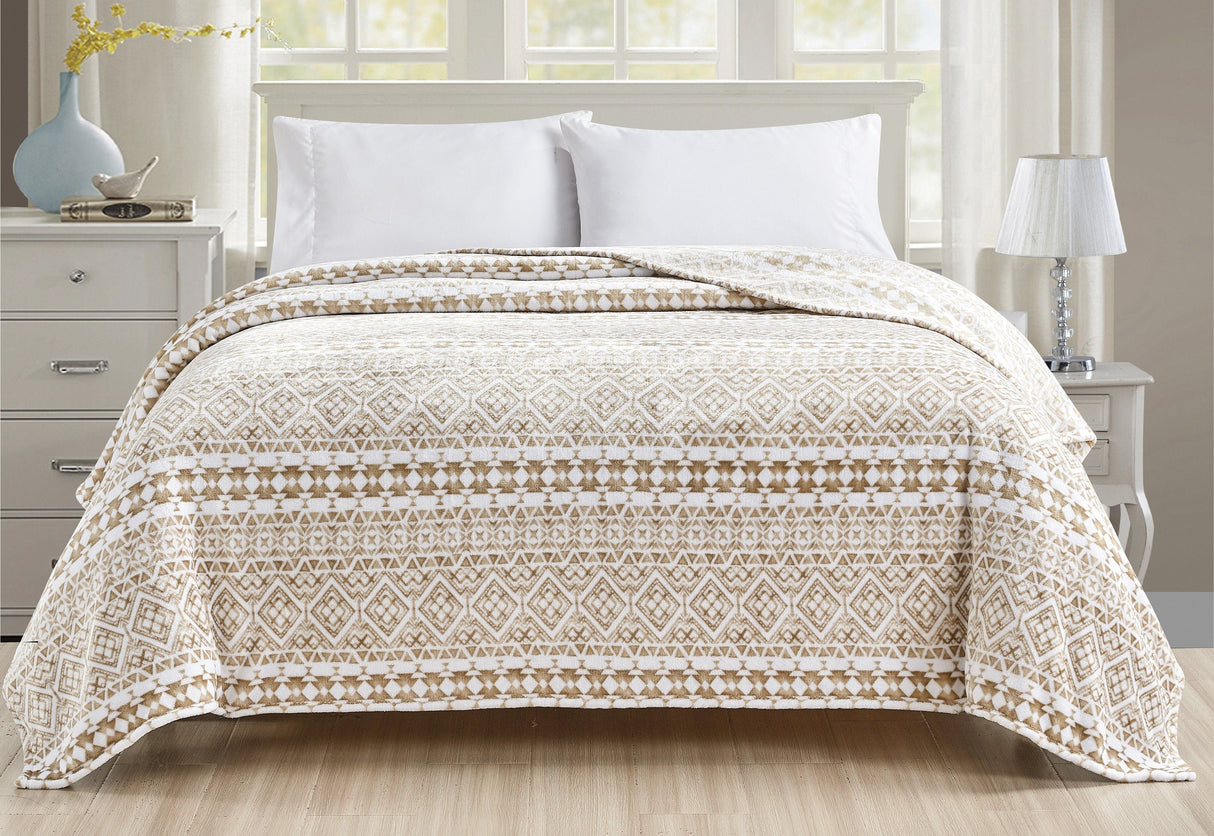 Oversize Microplush Printed Blankets in King & Queen
