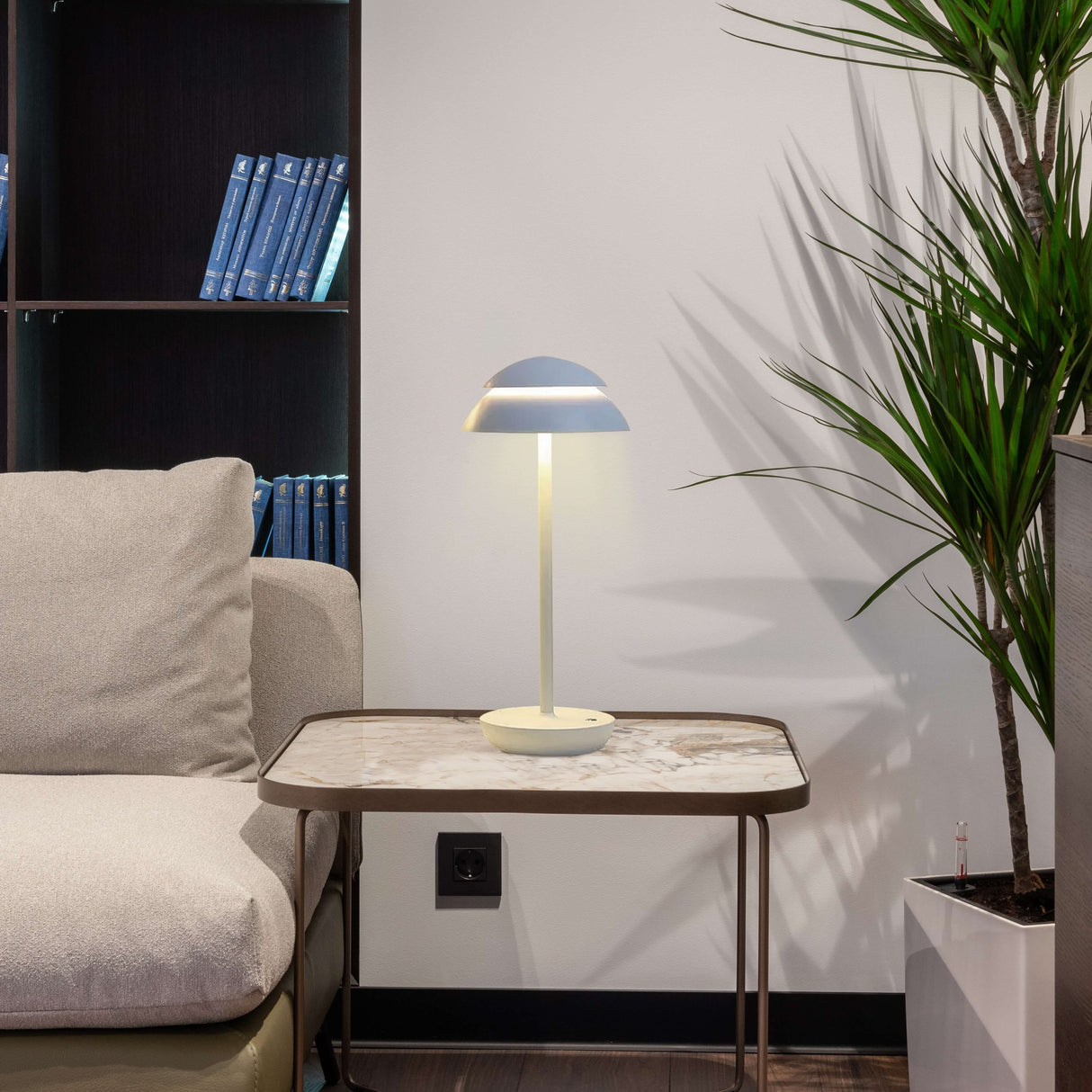 Portable Cordless Table Lamp with Adjustable Brightness – Battery Operated Minimalist Design for Home and Travel