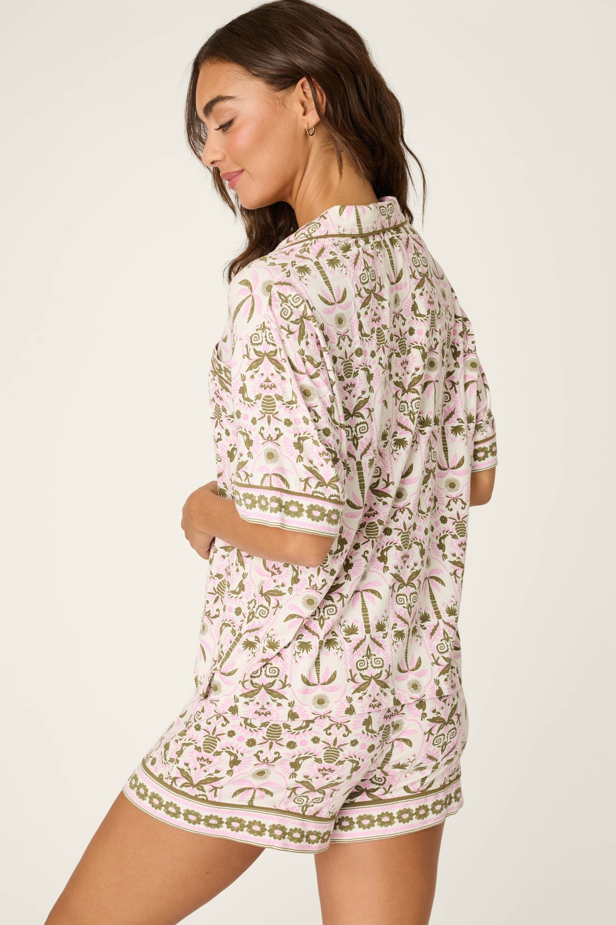Déjà Vu Dreams Tiki Time Short Sleeve Top