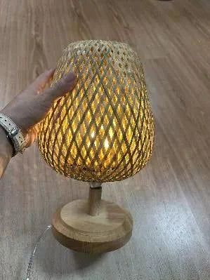 Natural Bamboo Rattan Table Lamp Hand-Woven Bedside Lamp for Bedroom & Living Room