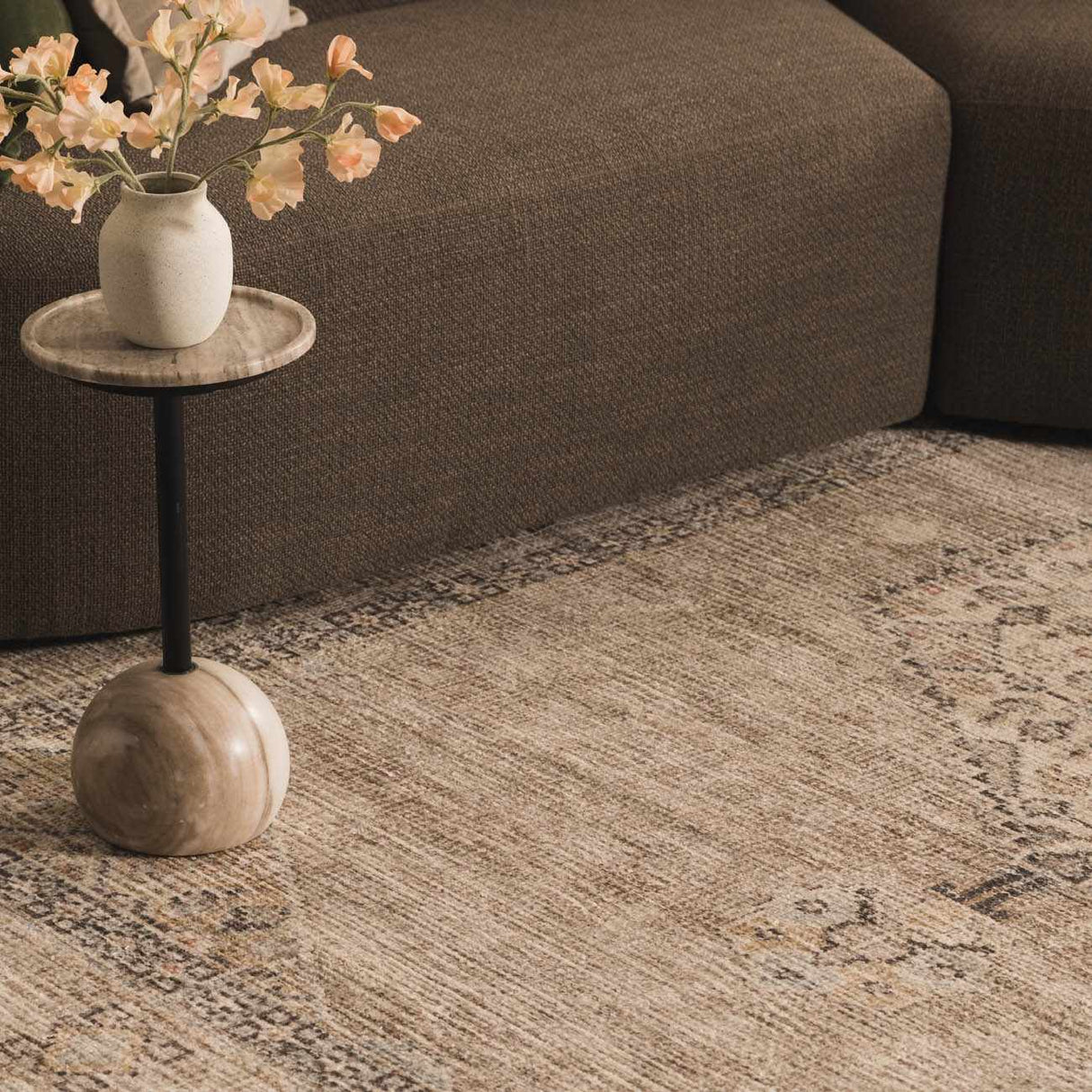 Lila Medallion Off-White Area Rug