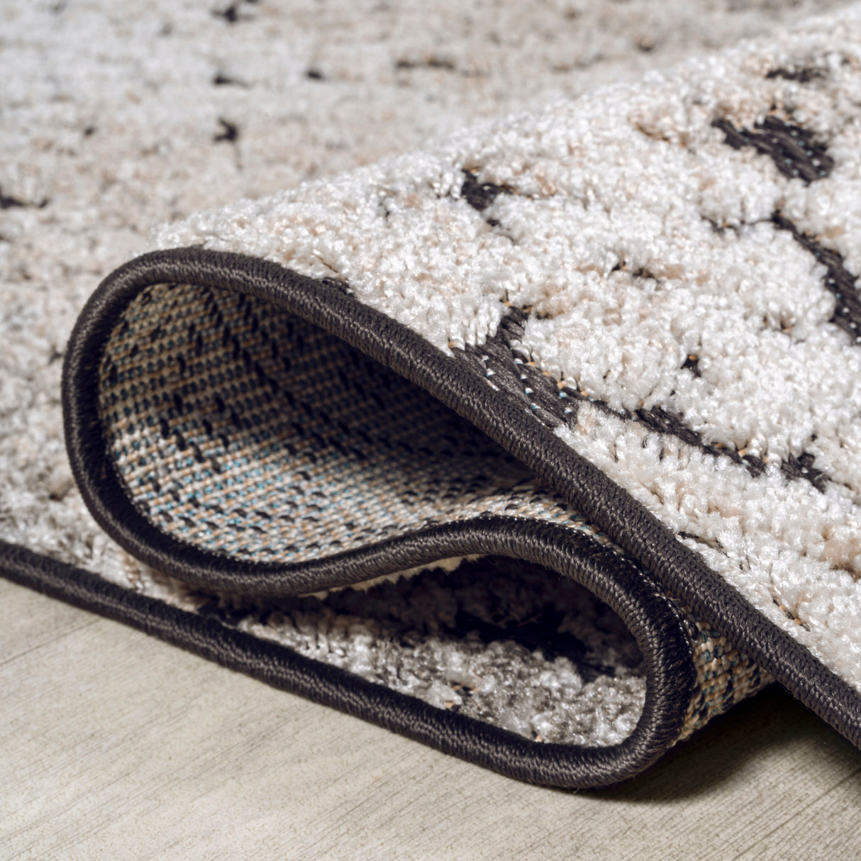 Duenas High-Low Shabby Damask Runner Rug
