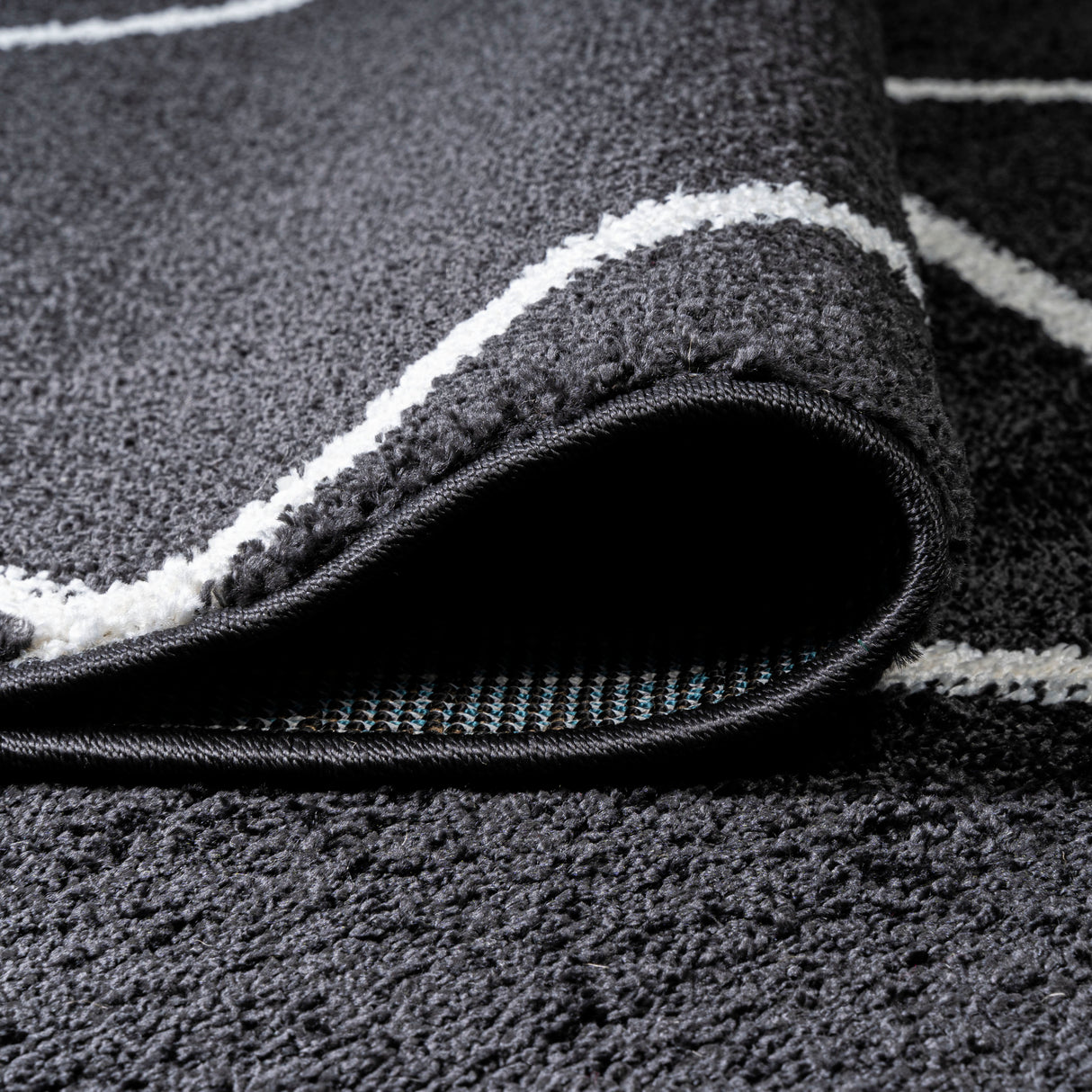 Cole Minimalist Diamond Trellis Runner Rug