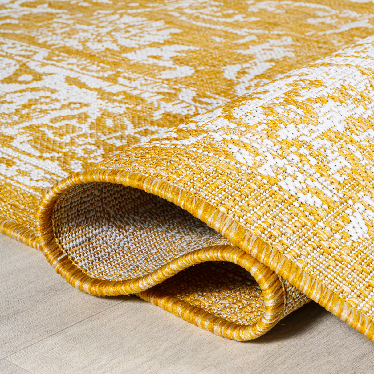 Tela Bohemian Textured Weave Floral Indoor/Outdoor Square Area Rug