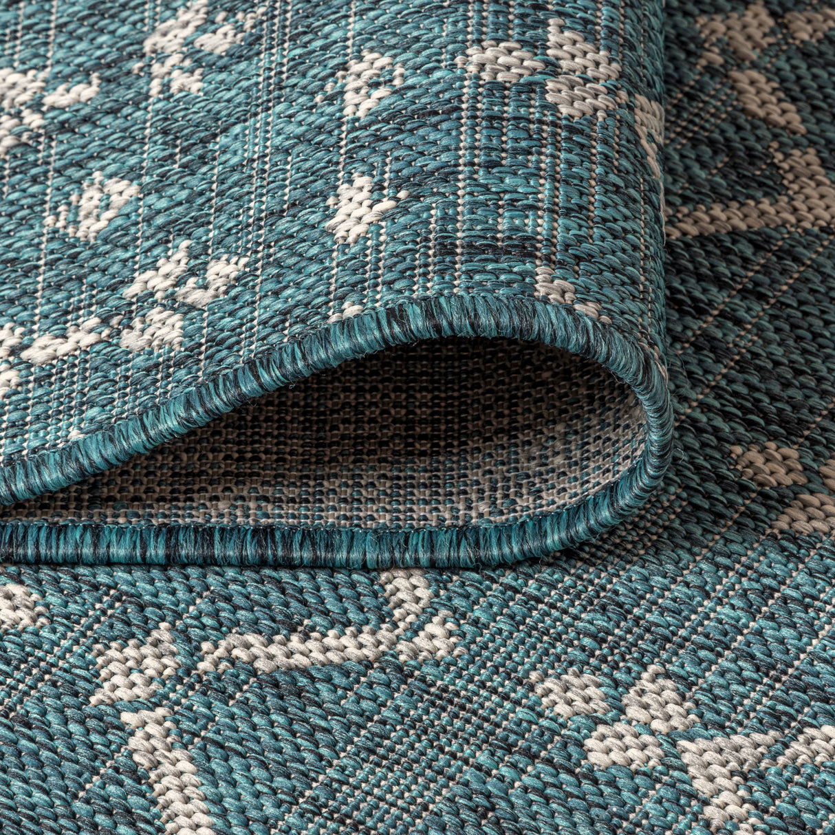 Ourika Moroccan Geometric Textured Indoor/Outdoor Round Area Rug