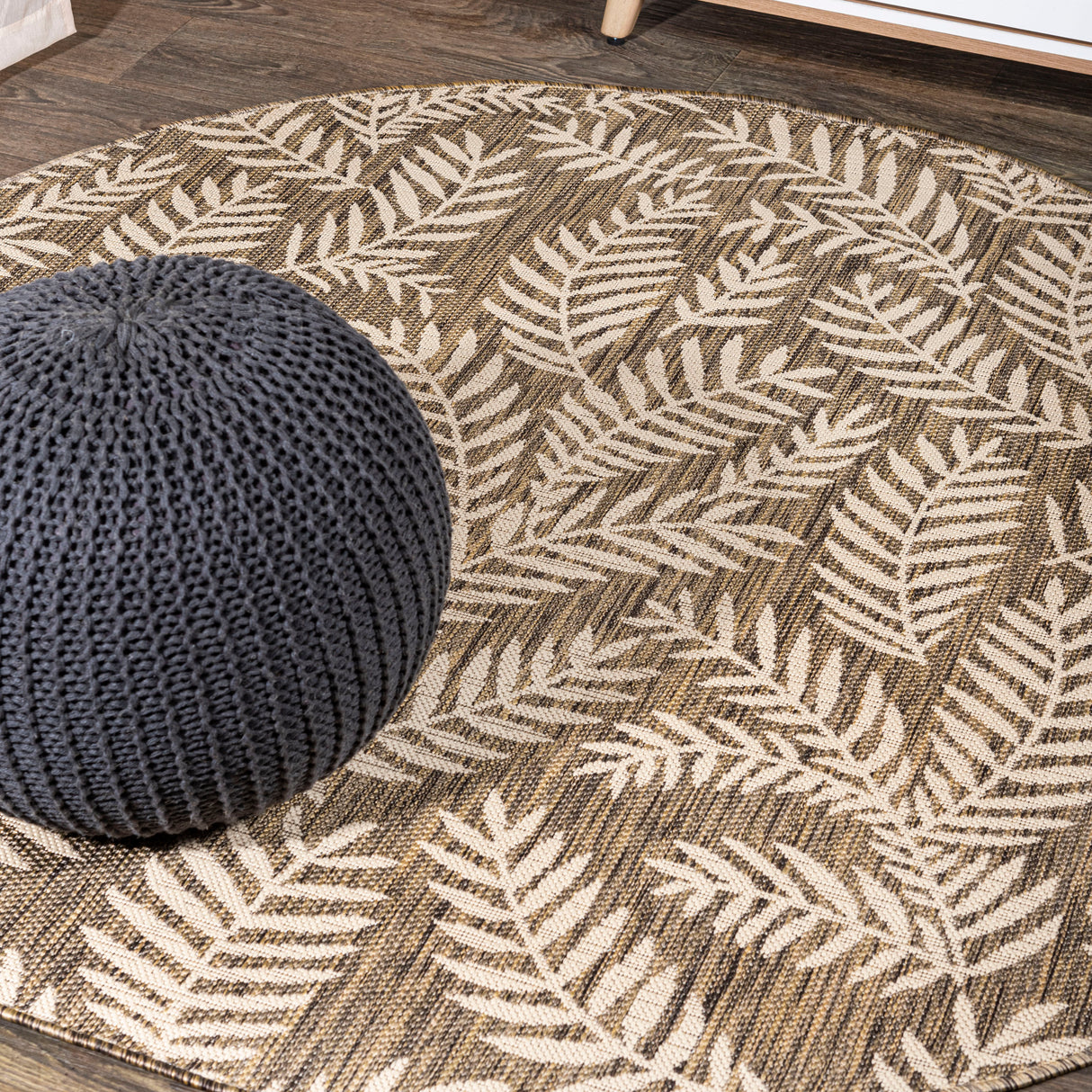 Nevis-Palm-Indoor/Outdoor-Round-Area-Rug-Area-Rugs