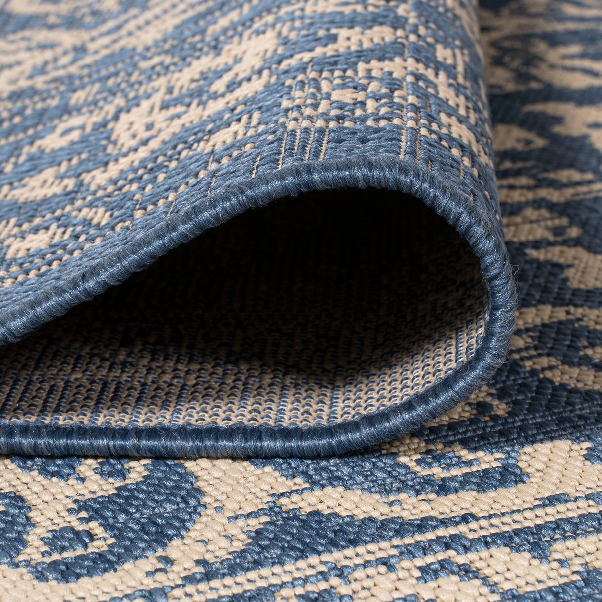 Galon Filigree Indoor/Outdoor Runner Rug