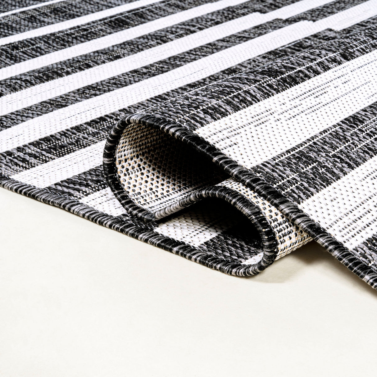 Sukie Modern Offset Stripe Indoor/Outdoor Runner Rug