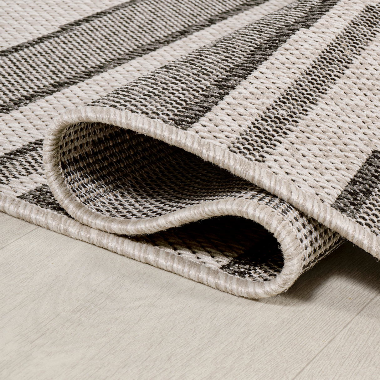 Castara Wavy Stripe Modern Indoor/Outdoor Runner Rug