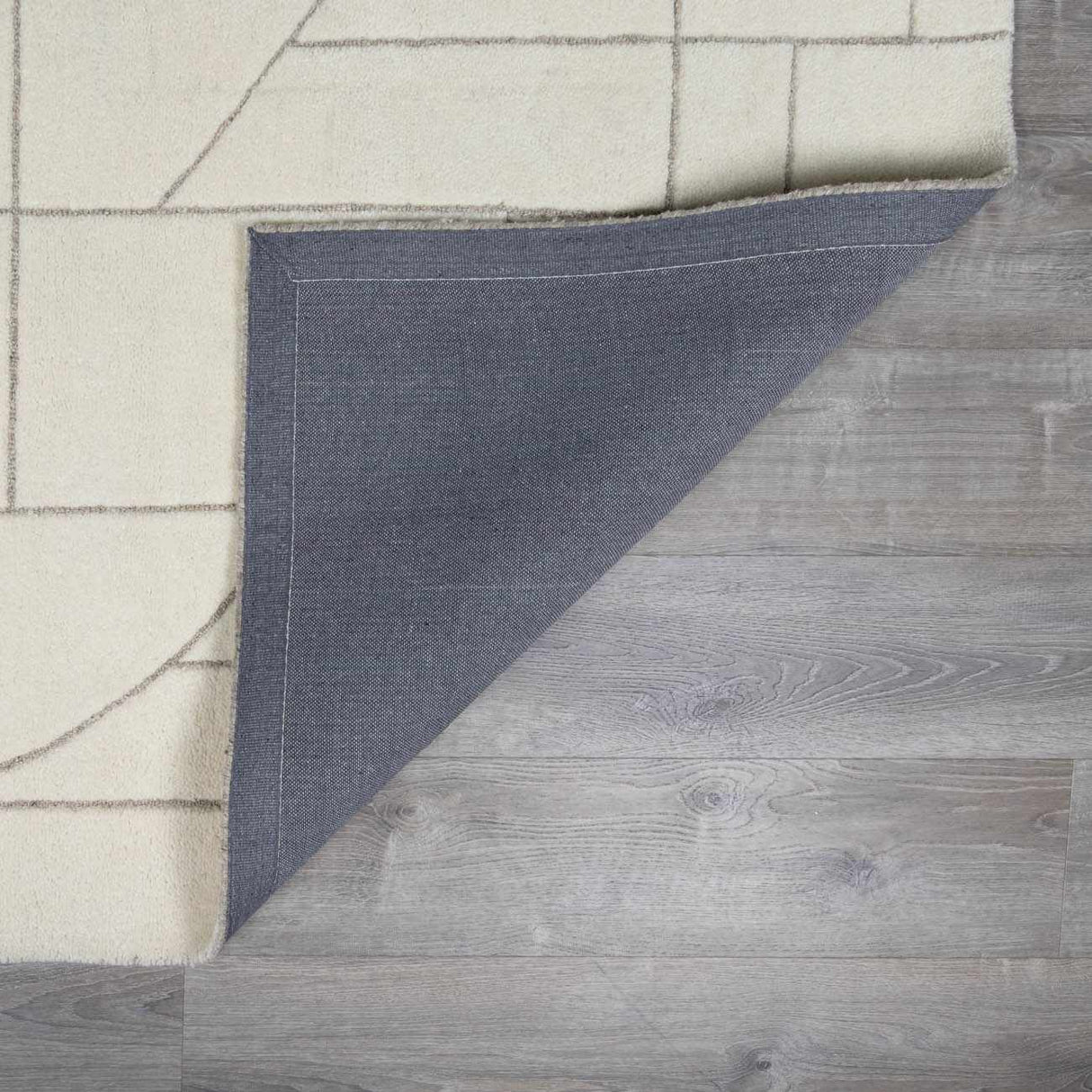 Fusao Off White Area Rug