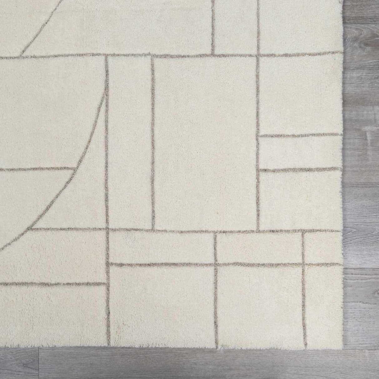 Fusao Off White Area Rug