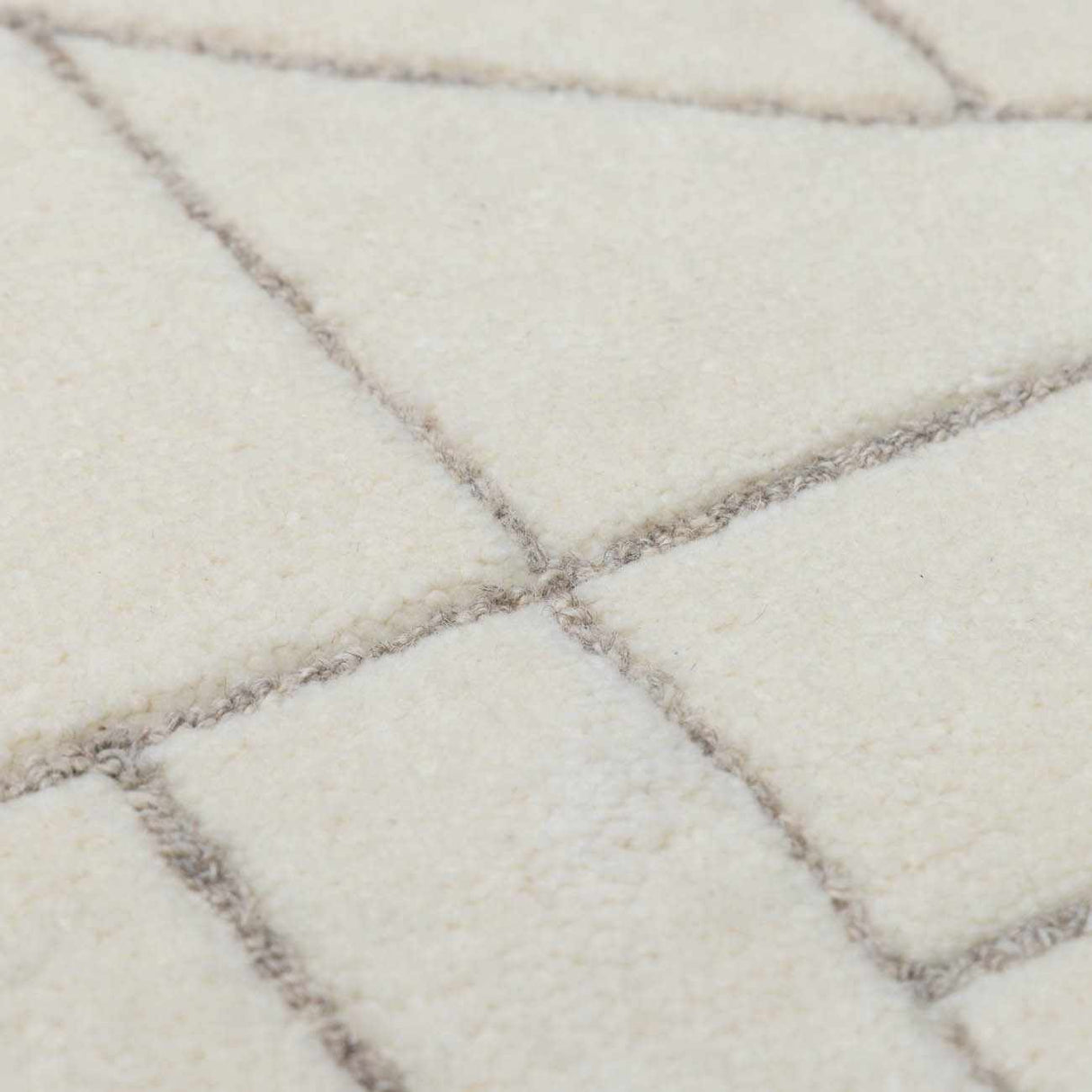 Fusao Off White Area Rug