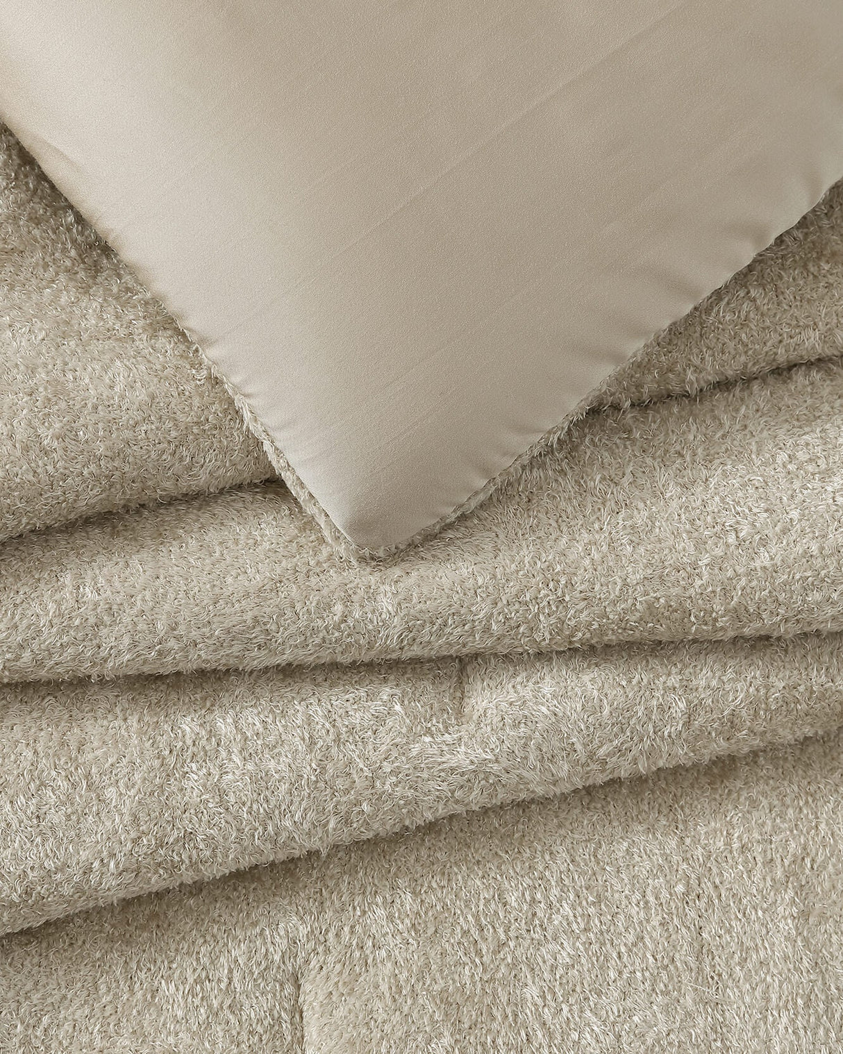 Cloud Silque Stitch Comforter