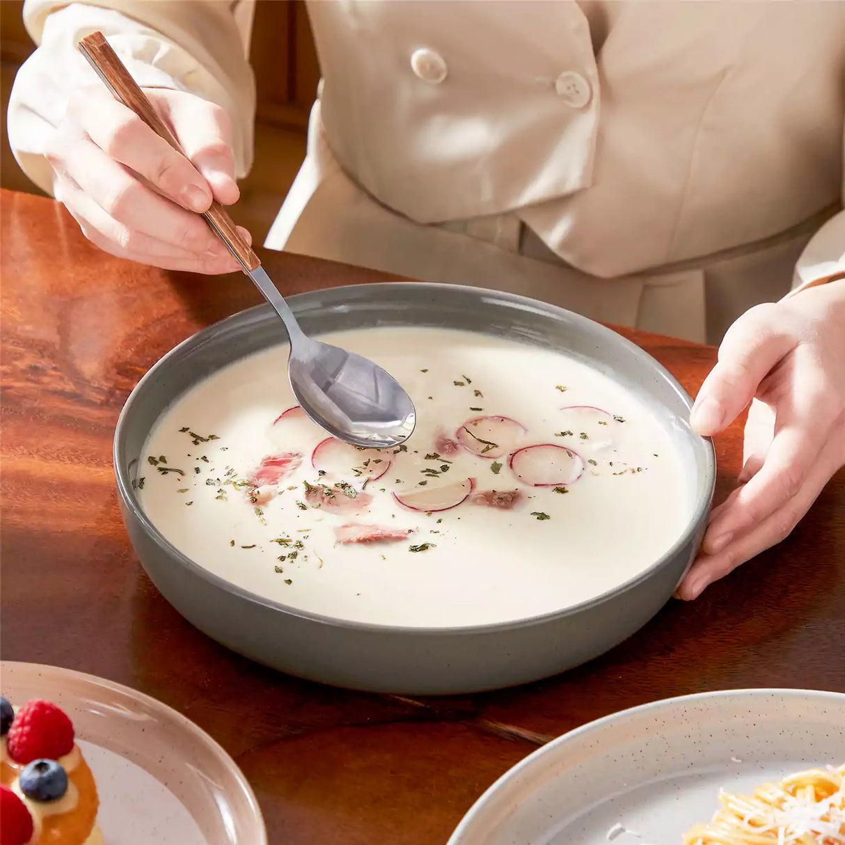 Tara 16 Piece Dinnerware Set