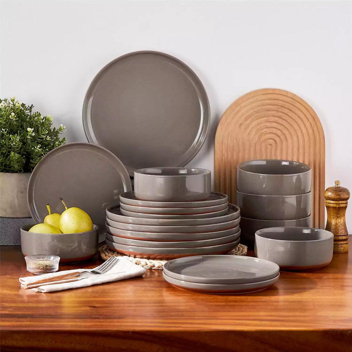 Tara 18 Piece Stoneware Dinnerware Set