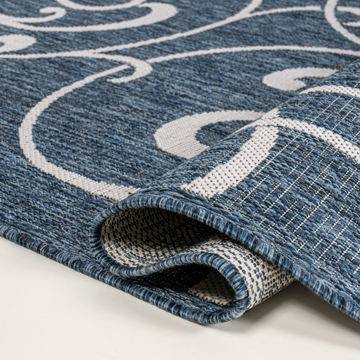 Maribel Traditional Classic All-Over Scroll Indoor/Outdoor Runner Rug