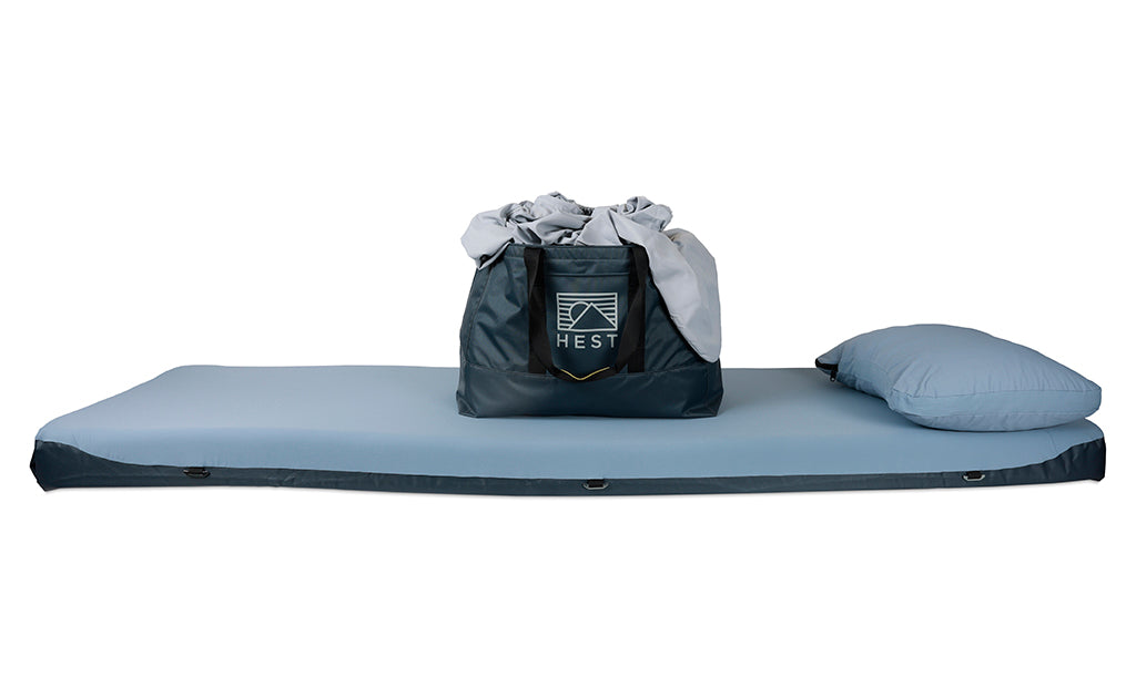 HEST Tote Bags