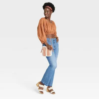 Universal Thread Women's Mid-Rise Bootcut Cropped Jeans Stretchy Raw Edge