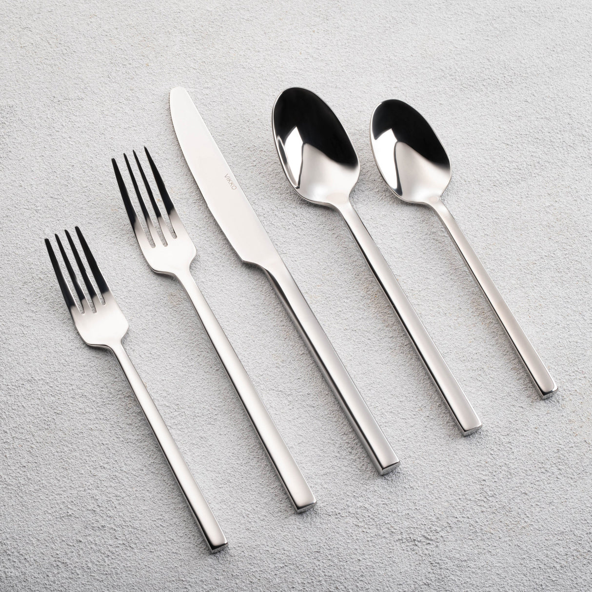 Sapphire-20-Piece-18/10-Stainless-Steel-Flatware-Set-Flatware