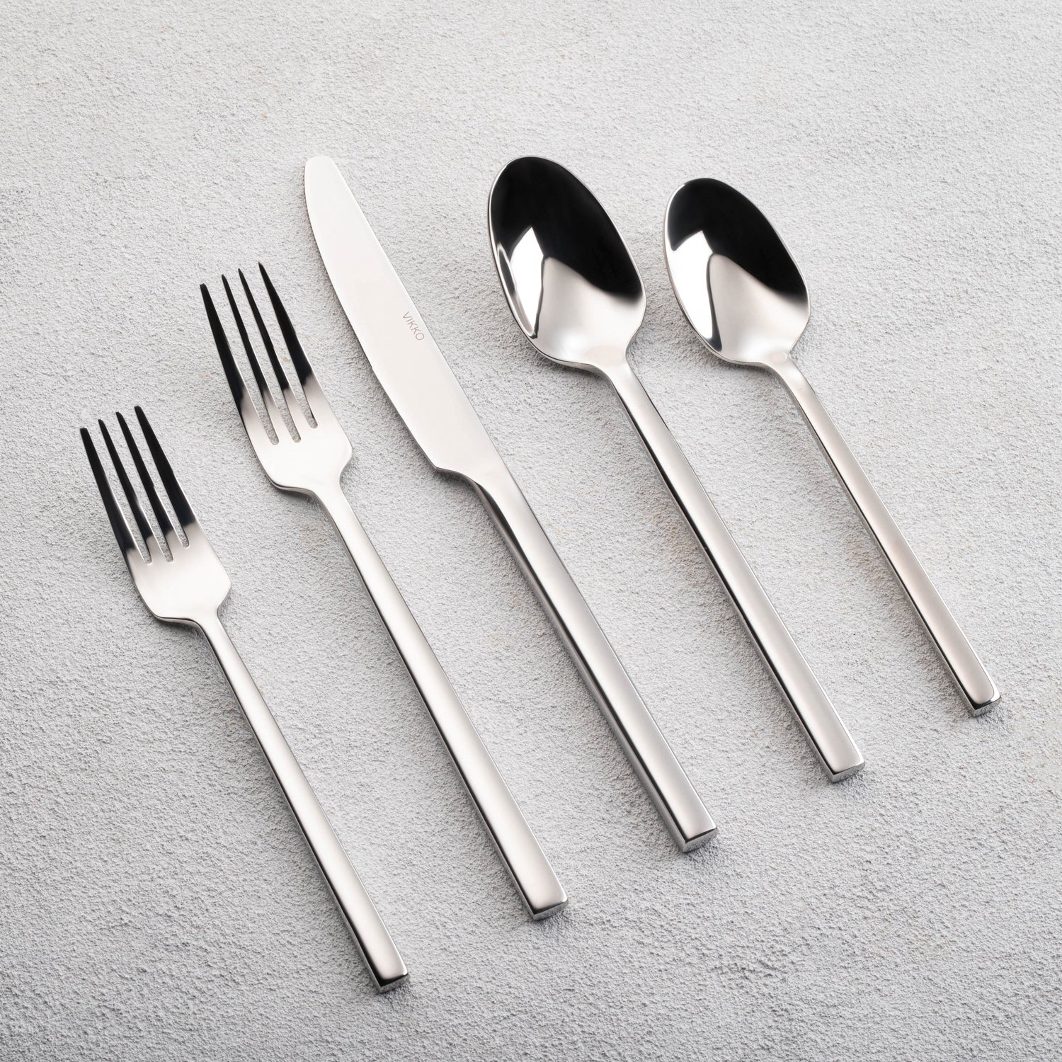 Sapphire-20-Piece-18/10-Stainless-Steel-Flatware-Set-Flatware