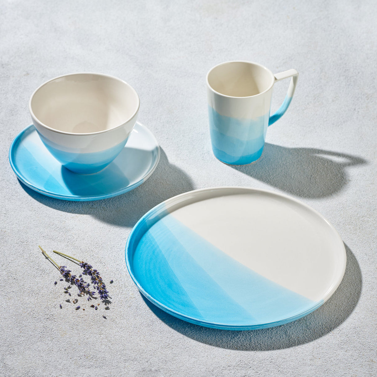 Sky-Blue-16-Piece-Porcelain-Dinnerware-Set-Dinnerware-Sets